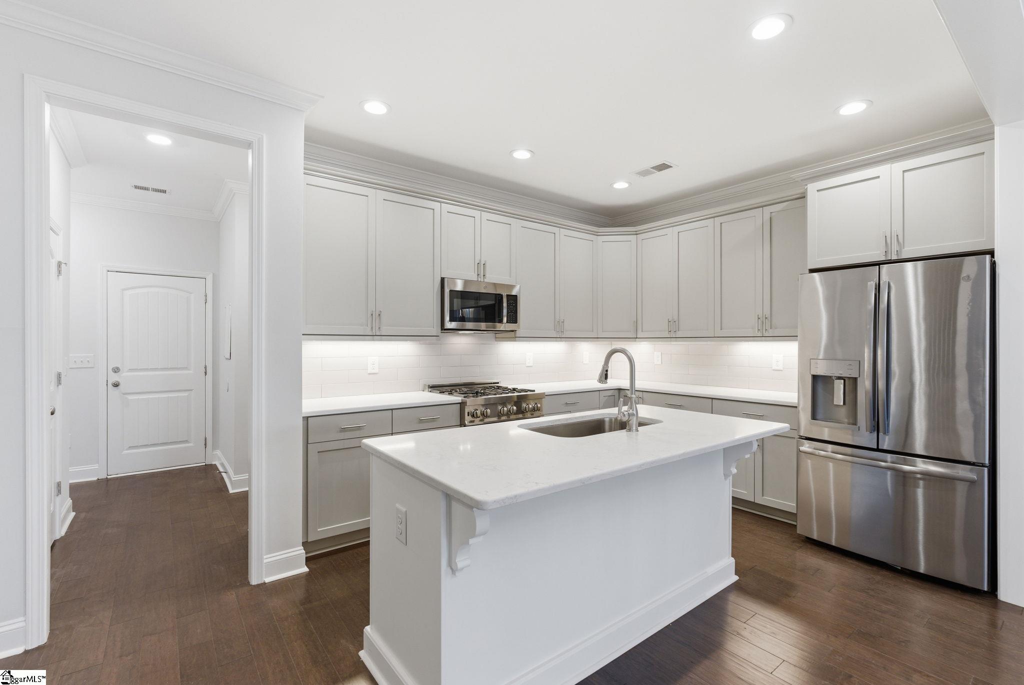 18 Peckham Street Greenville, SC 29607 - Photo 11 of 44