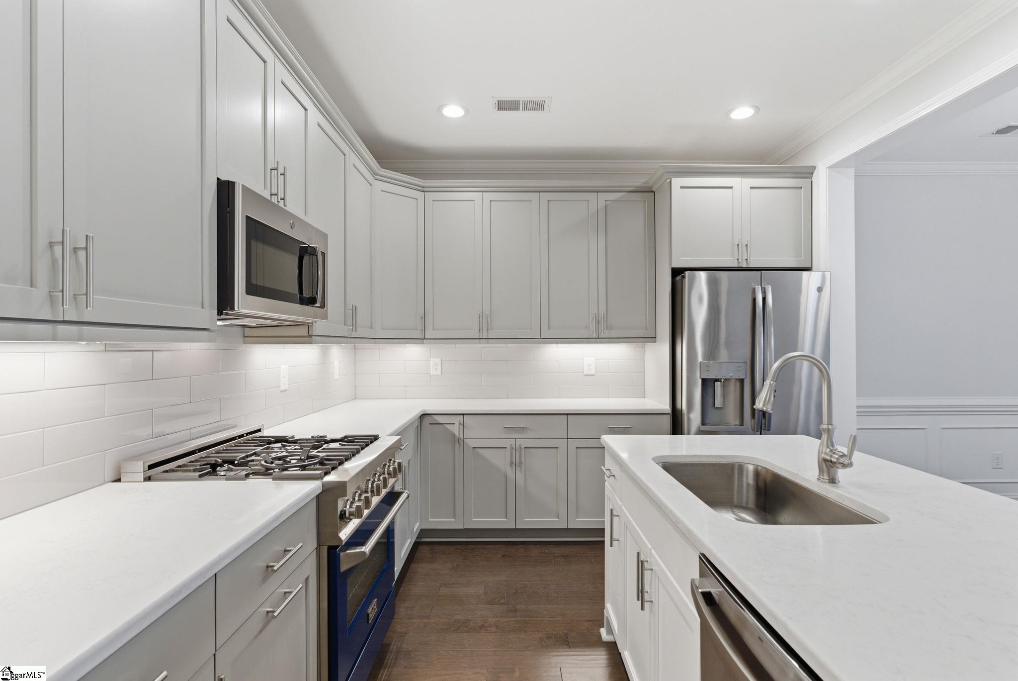 18 Peckham Street Greenville, SC 29607 - Photo 13 of 44