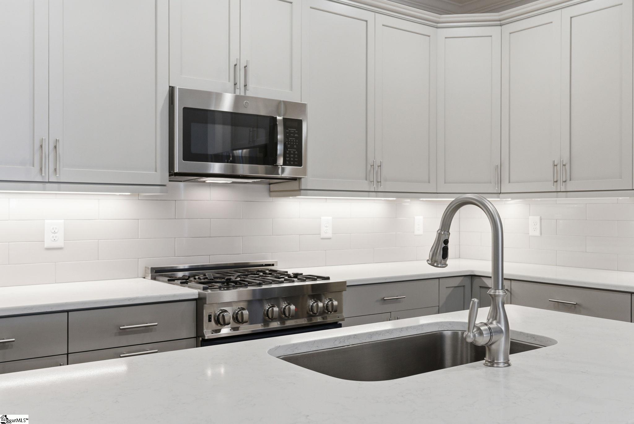 18 Peckham Street Greenville, SC 29607 - Photo 17 of 44