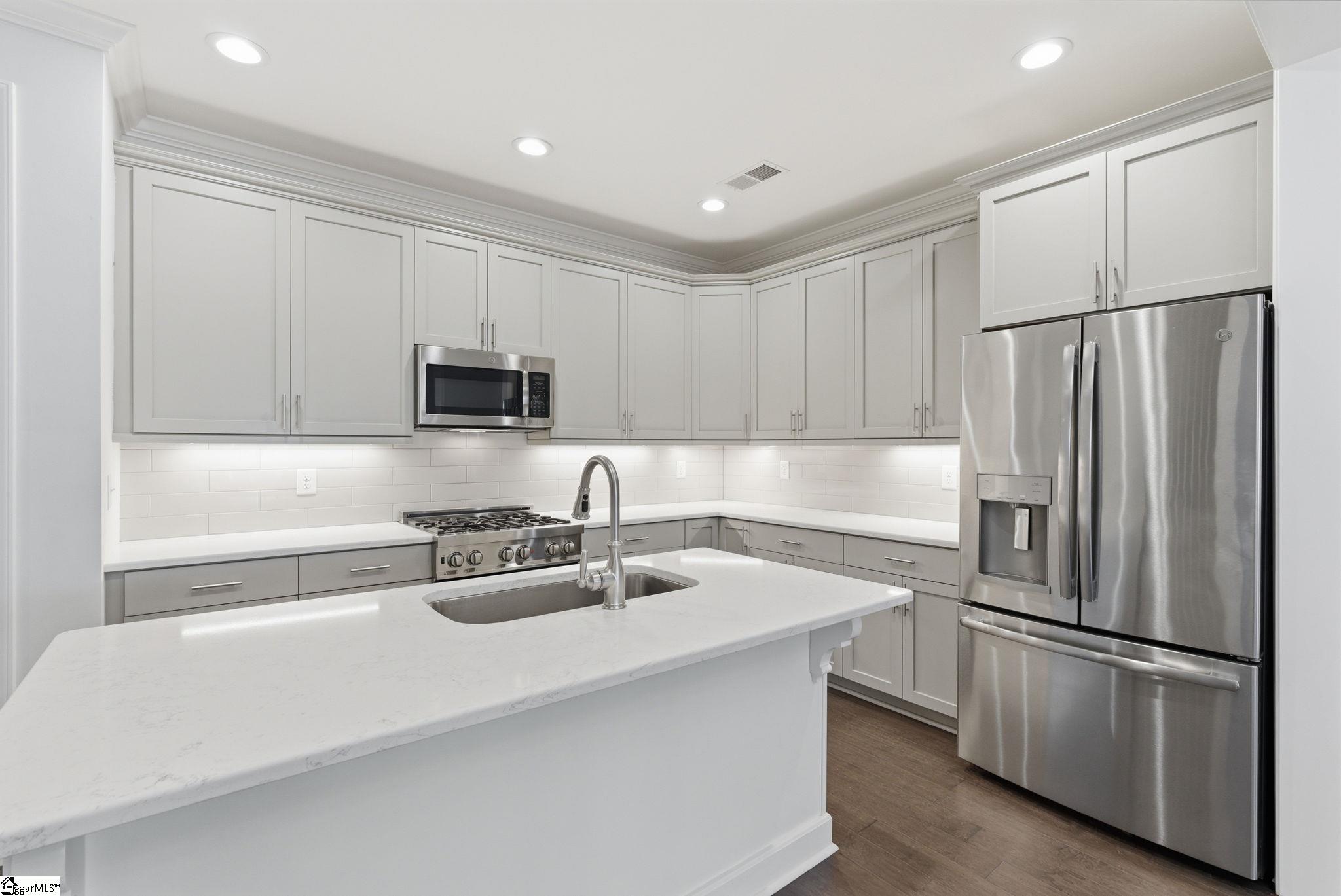 18 Peckham Street Greenville, SC 29607 - Photo 10 of 44