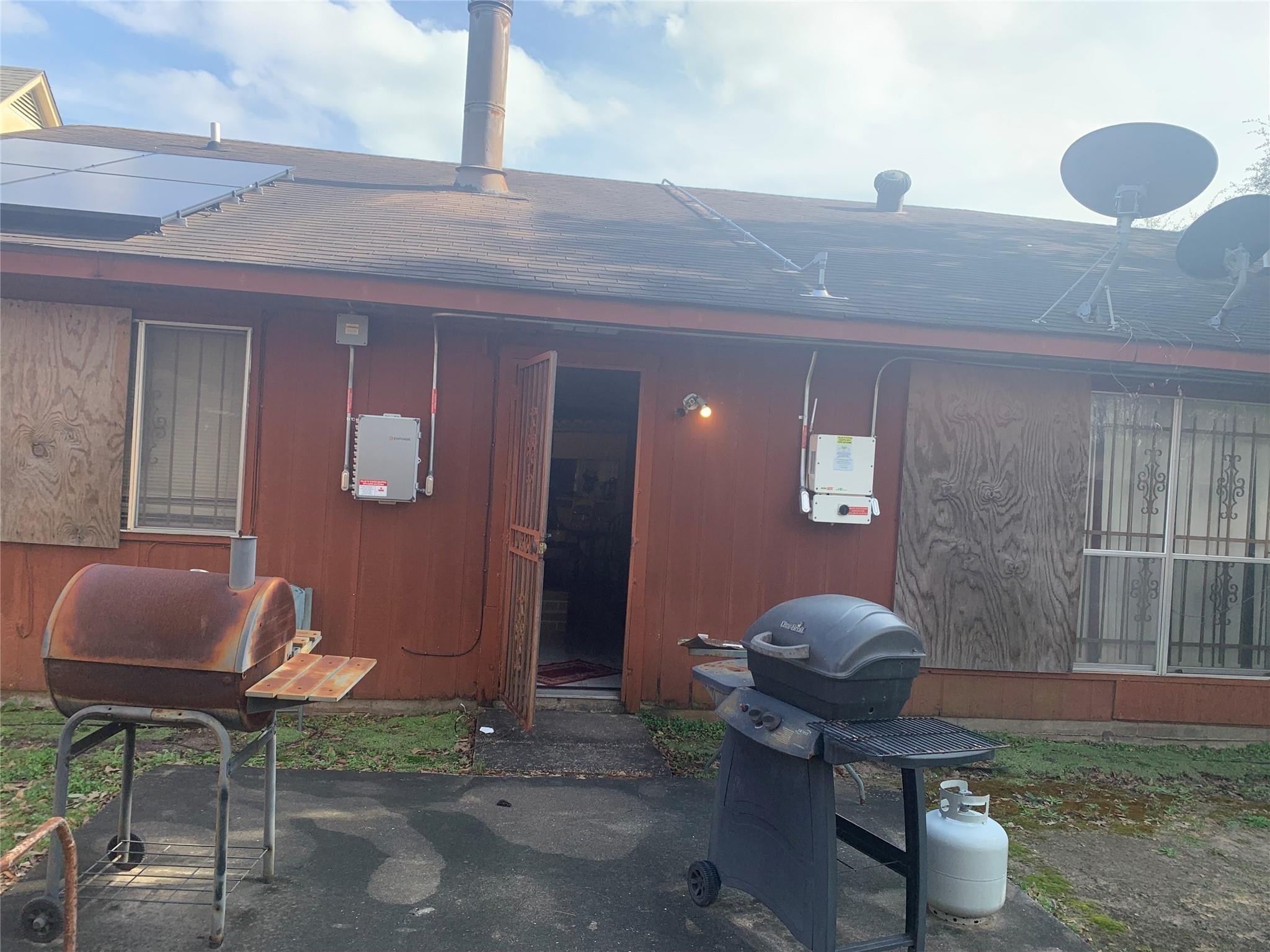 3250 Walhalla Drive Houston, TX 77066 - Photo 15 of 15 a living room with furniture and a chair