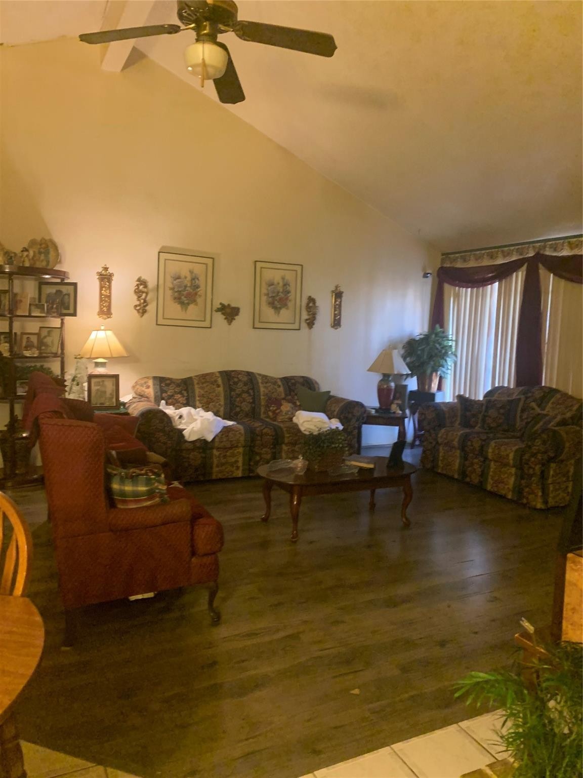 3250 Walhalla Drive Houston, TX 77066 - Photo 4 of 15