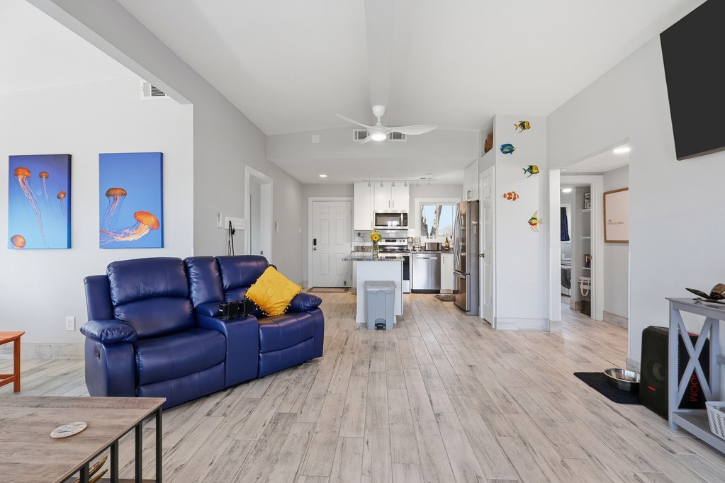 129 Copano Cove Road Rockport, TX 78382 - Photo 11 of 37