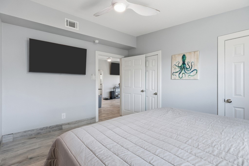 129 Copano Cove Road Rockport, TX 78382 - Photo 16 of 37