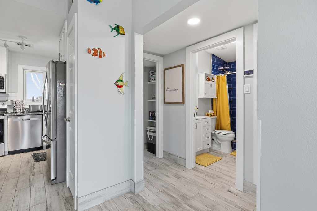 129 Copano Cove Road Rockport, TX 78382 - Photo 18 of 37