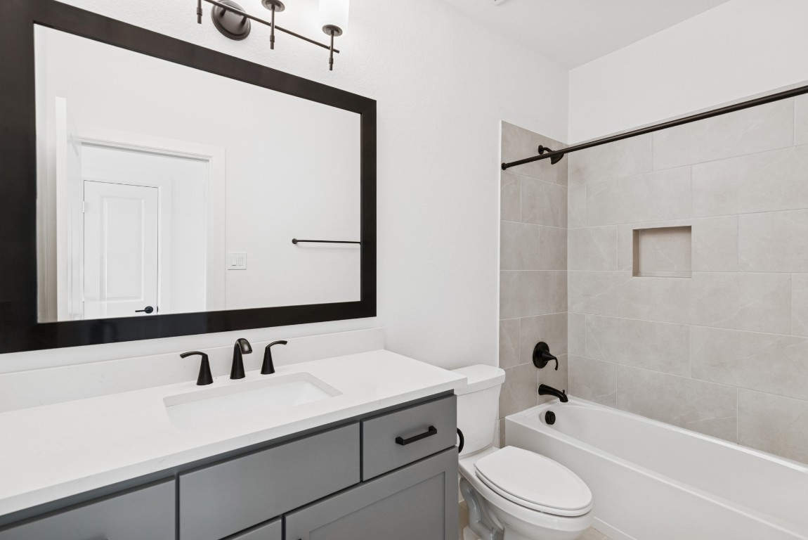 1736 Howler Way Montgomery, TX 77316 - Photo 29 of 48 large 2ndary bath