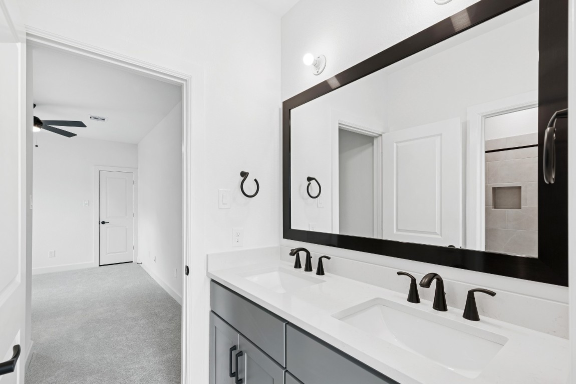 1736 Howler Way Montgomery, TX 77316 - Photo 33 of 48 Another view of Jack and jill bath.