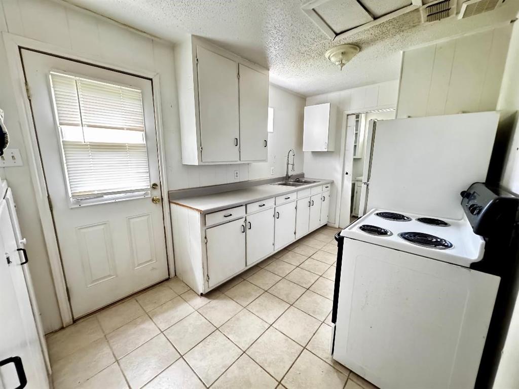1115 Alexander Road Stephenville, TX 76401 - Photo 4 of 14