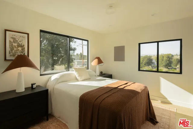 $3,349,000 | 3444 Redwood Avenue, Los Angeles, CA 90066