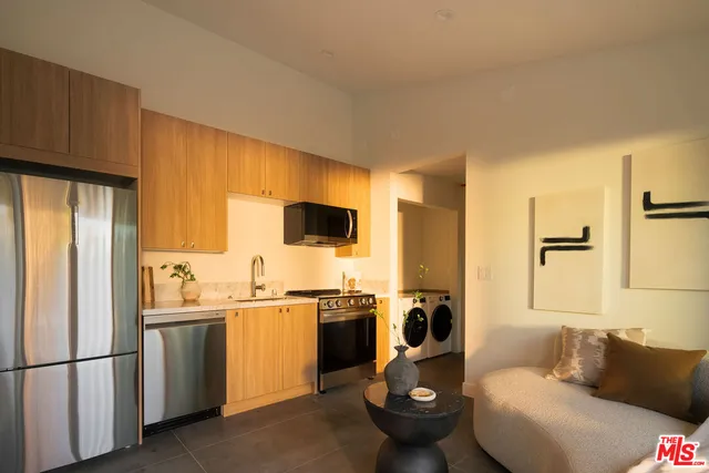 $3,349,000 | 3444 Redwood Avenue, Los Angeles, CA 90066