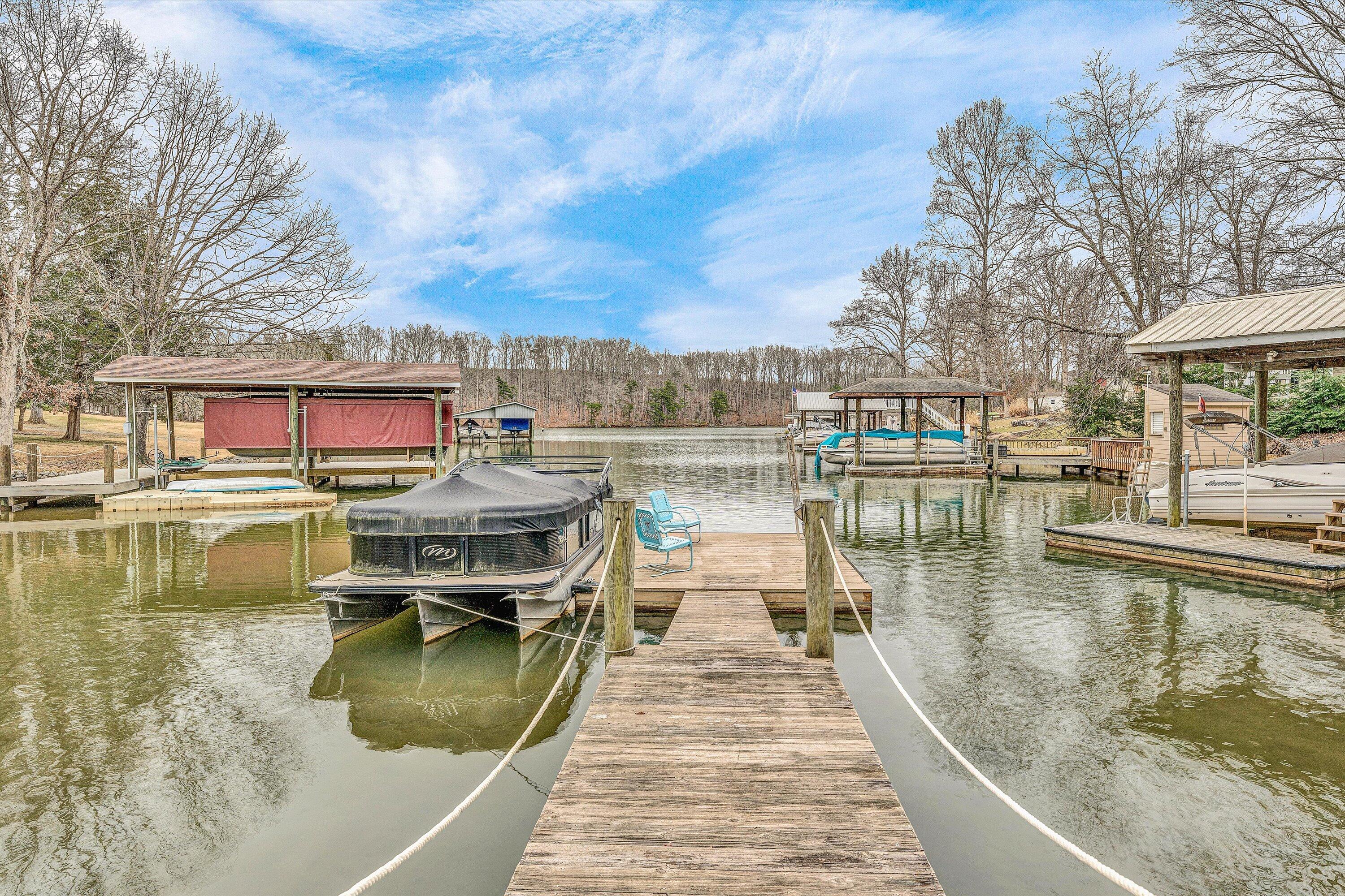 2300 Buccaneer Road Moneta, VA 24121 - Photo 1 of 33 26-DSC00668