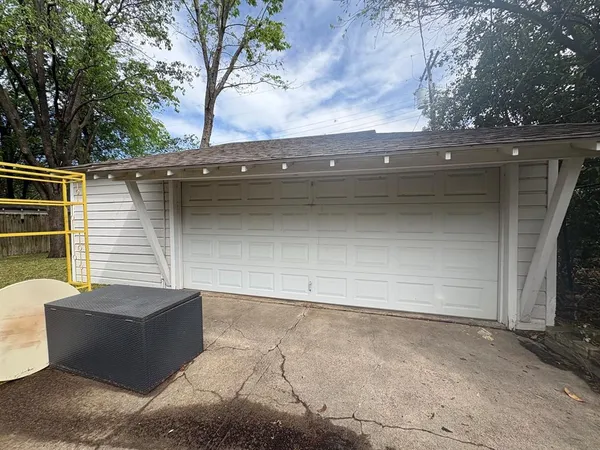 $5,500 | 7525 Wentwood Drive, Dallas, TX 75225