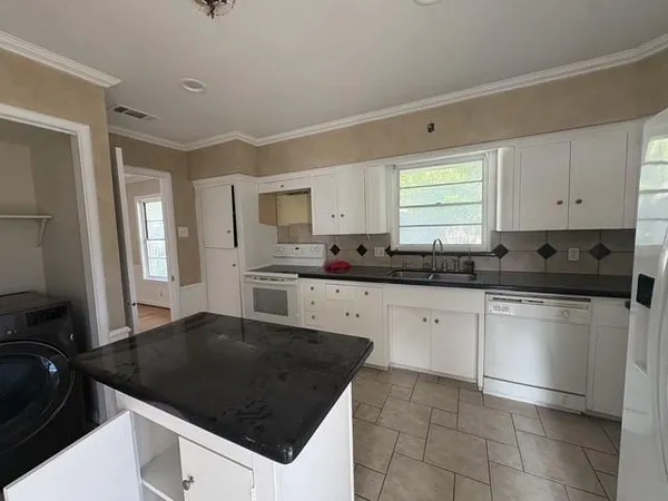 $5,500 | 7525 Wentwood Drive, Dallas, TX 75225