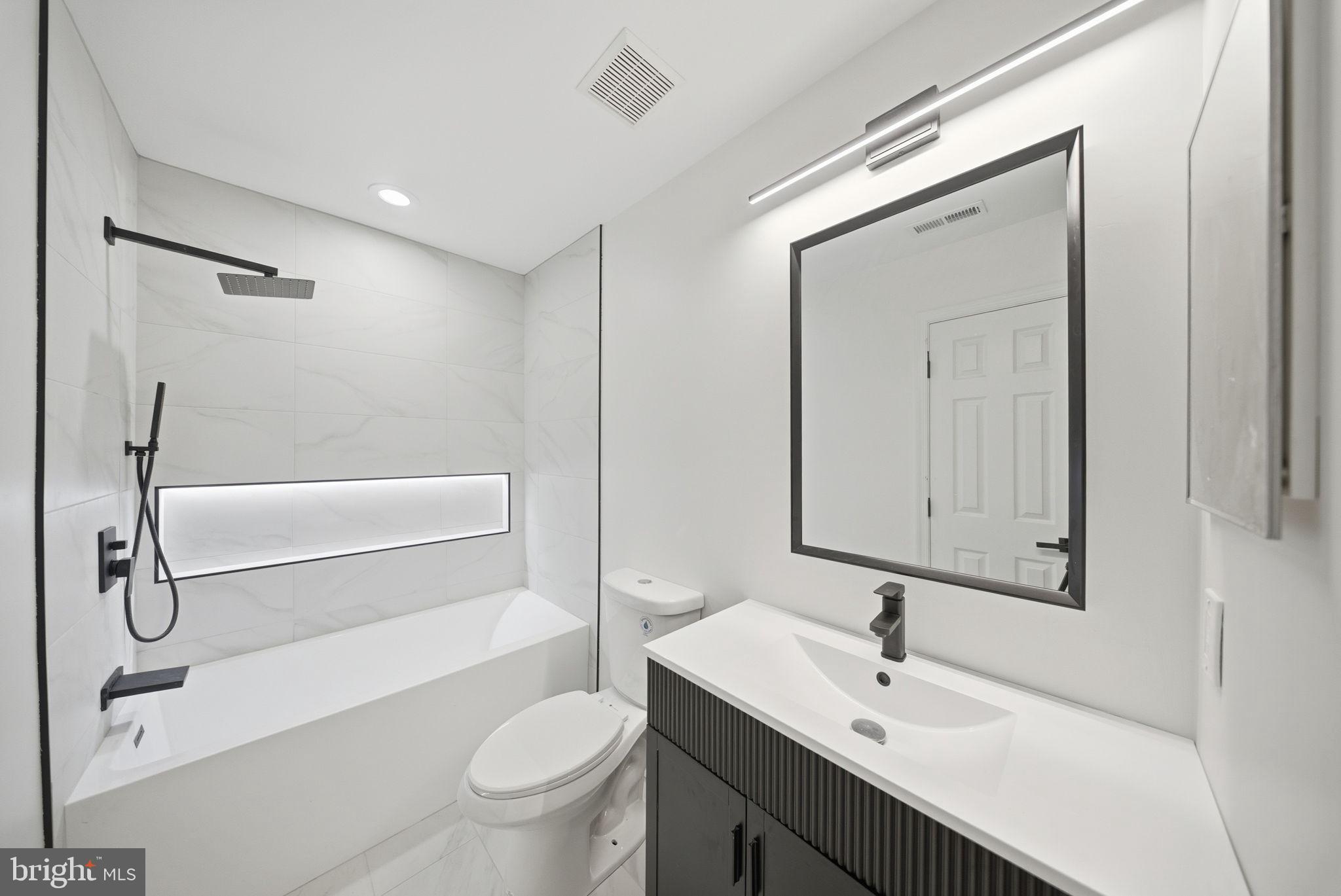 9801 Old Frank Tippett Road Upper Marlboro, MD 20772 - Photo 11 of 35 Third Floor Bathroom