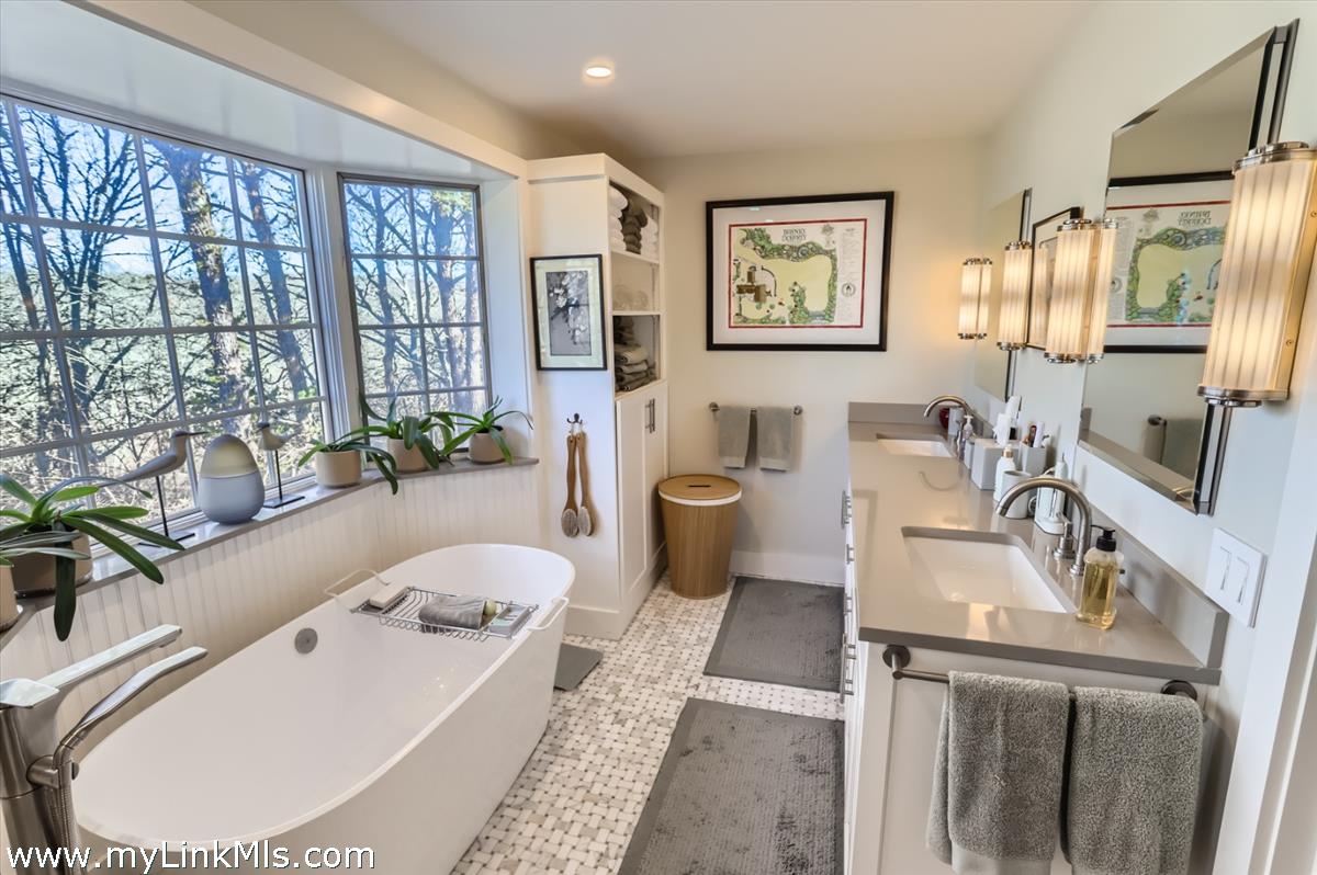 20 Edson Forest Road West Tisbury, MA 02568 - Photo 23 of 47 Primary ensuite
