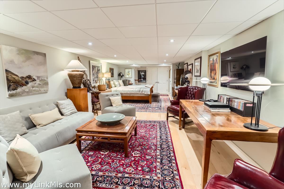 20 Edson Forest Road West Tisbury, MA 02568 - Photo 29 of 47 Lower level guest suite with ensuite