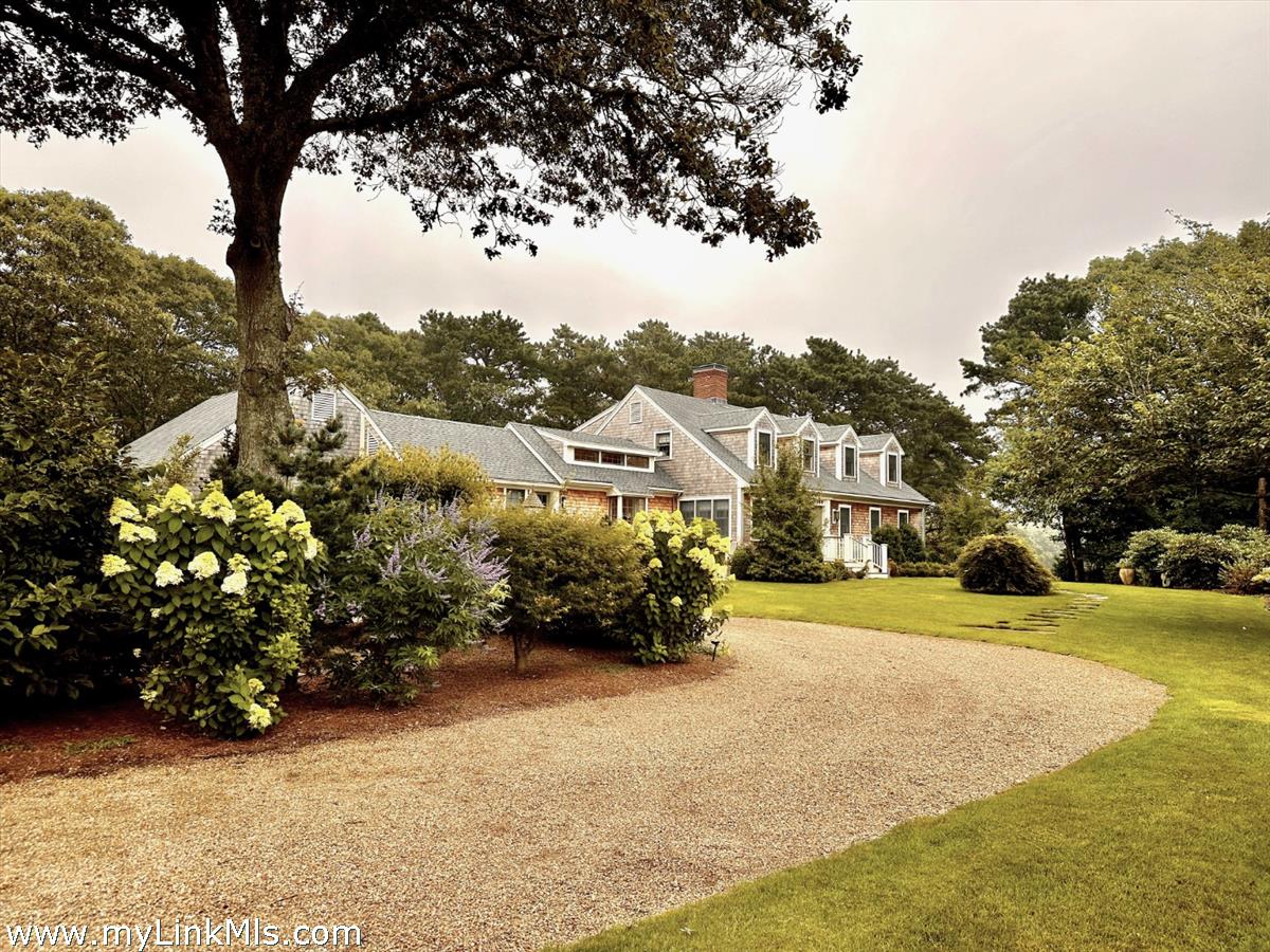 20 Edson Forest Road West Tisbury, MA 02568 - Photo 4 of 47 Circular drive