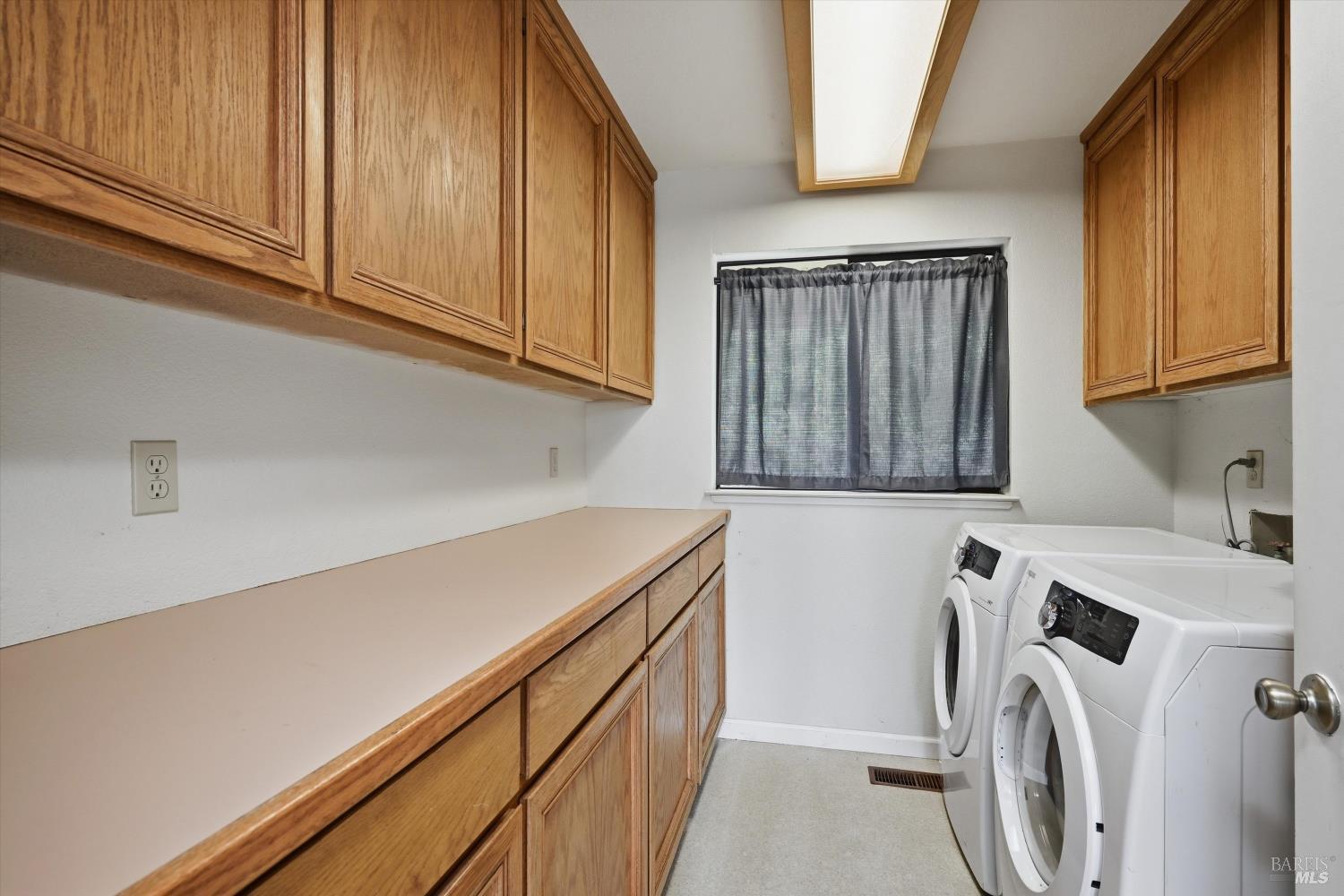 17312 Greenridge Road Hidden Valley Lake, CA 95467 - Photo 16 of 34 Laundry room.