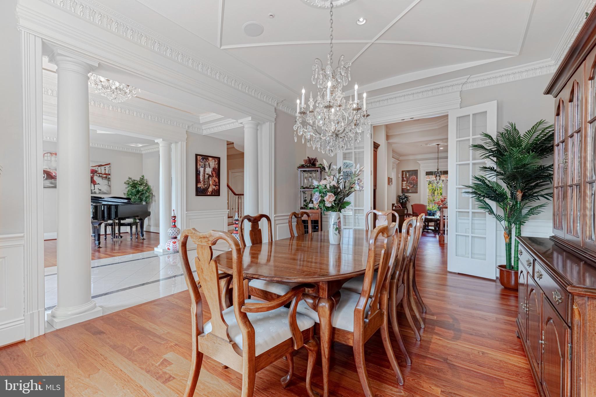 10100 Gary Road Potomac, MD 20854 - Photo 20 of 71 Open dining room.