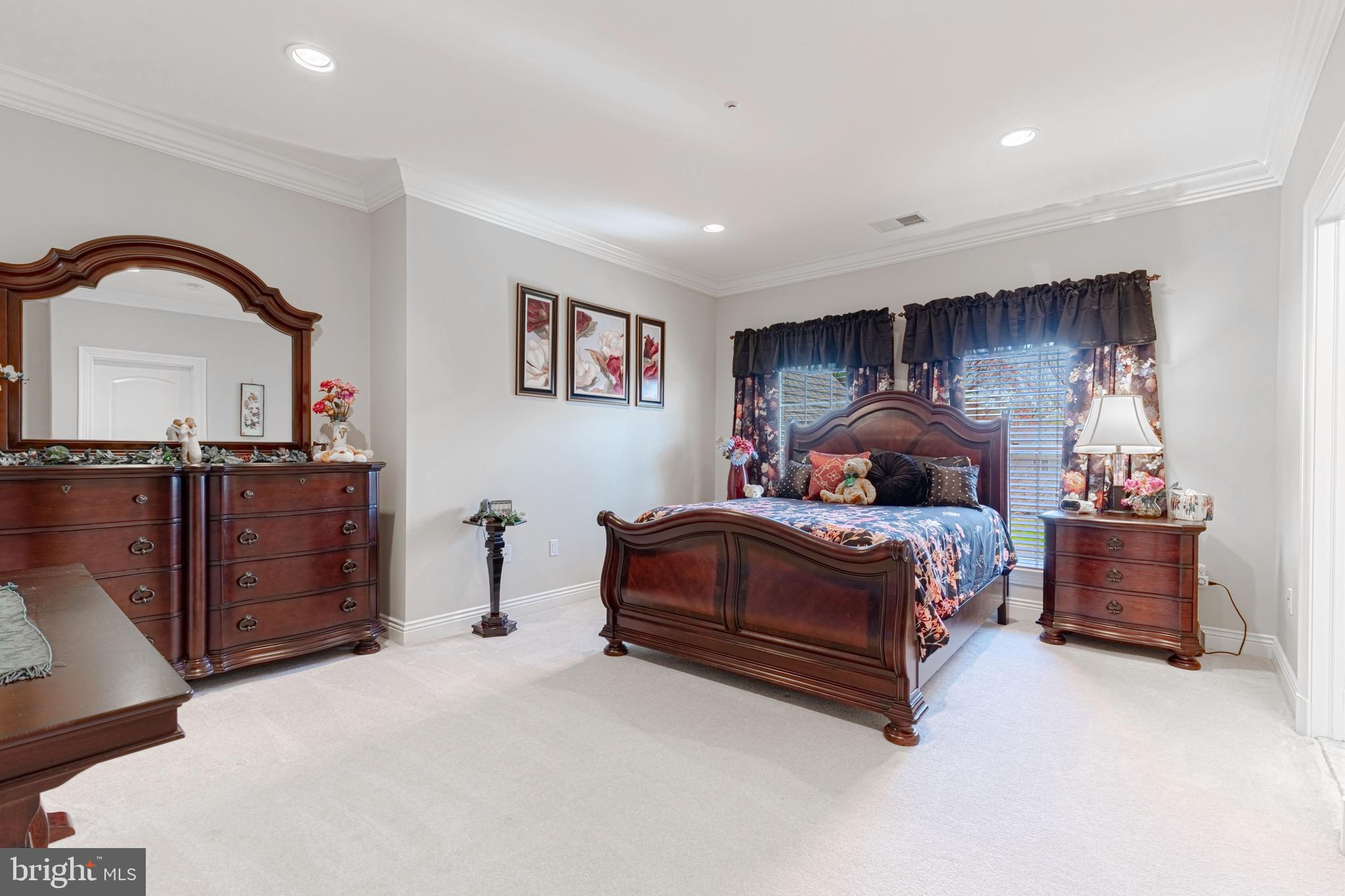 10100 Gary Road Potomac, MD 20854 - Photo 34 of 71 Bedroom #4 w/en suite.