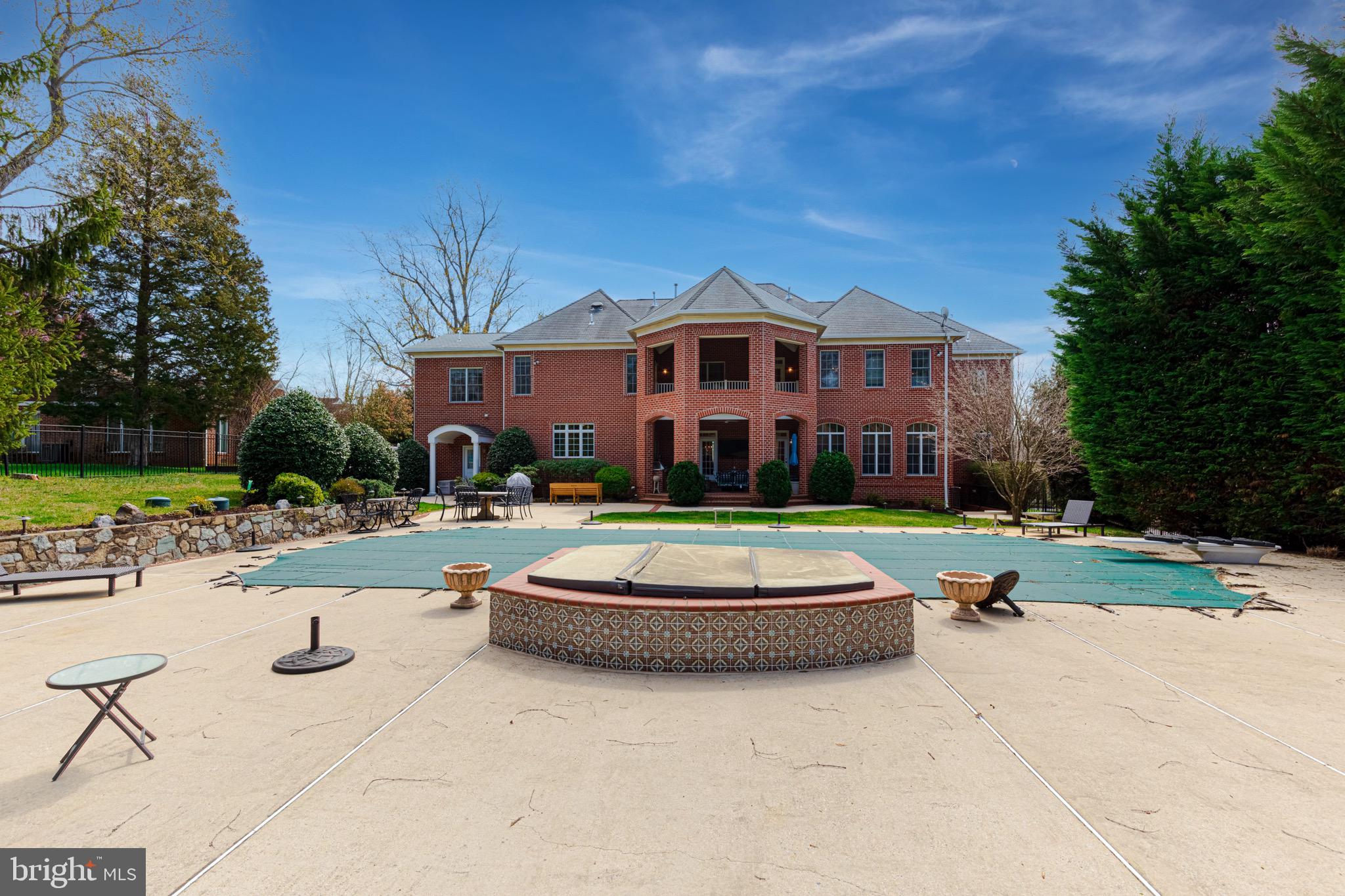 10100 Gary Road Potomac, MD 20854 - Photo 59 of 71 Spa and pool combination.