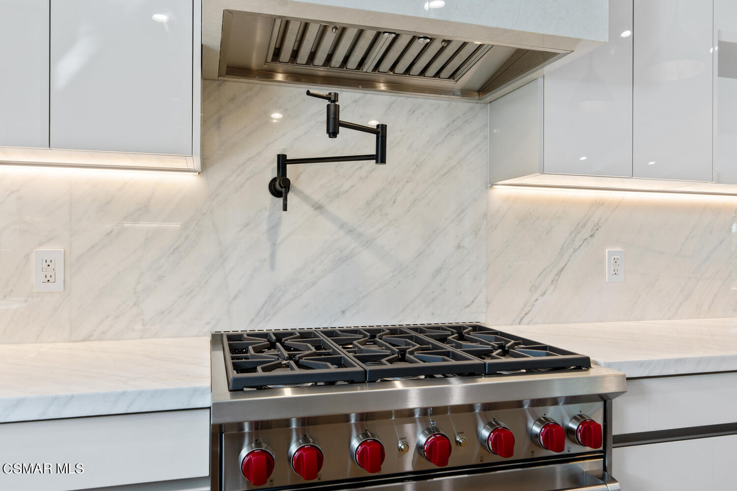 2224 Thorsby Road Lake Sherwood, CA 91361 - Photo 11 of 45 a close view of stove