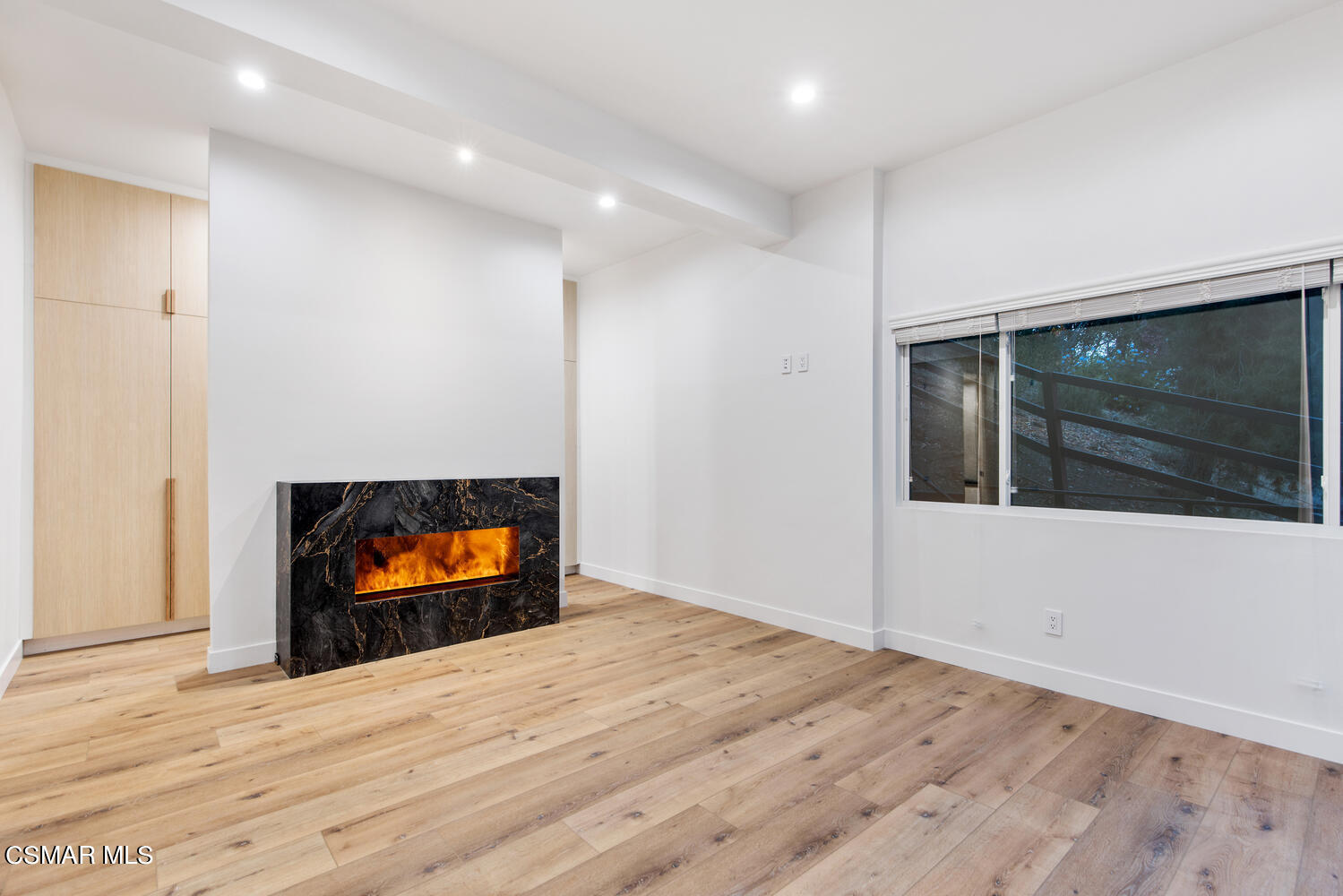 2224 Thorsby Road Lake Sherwood, CA 91361 - Photo 18 of 45 a view of an empty room with a kitchen