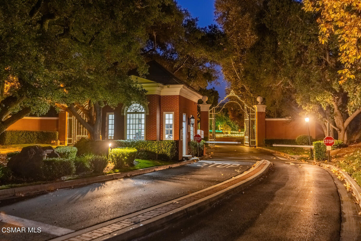 2224 Thorsby Road Lake Sherwood, CA 91361 - Photo 38 of 45 a view of a building with brick walls