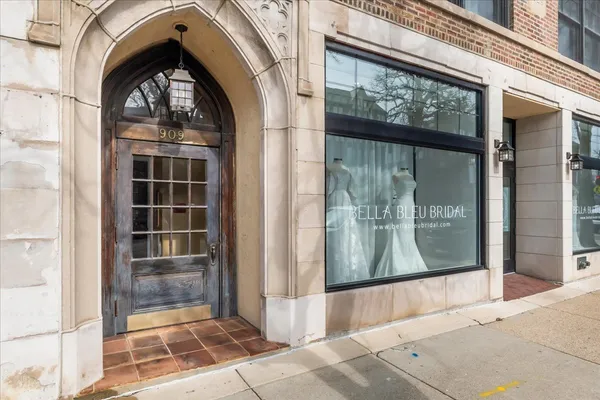 $2,000 | 909 Green Bay Road, Unit 2S, Winnetka, IL 60093