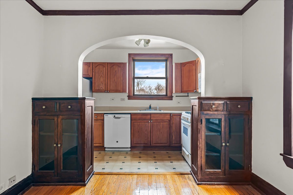 909 Green Bay Road, Unit 2S Winnetka, IL 60093 - Photo 5 of 12