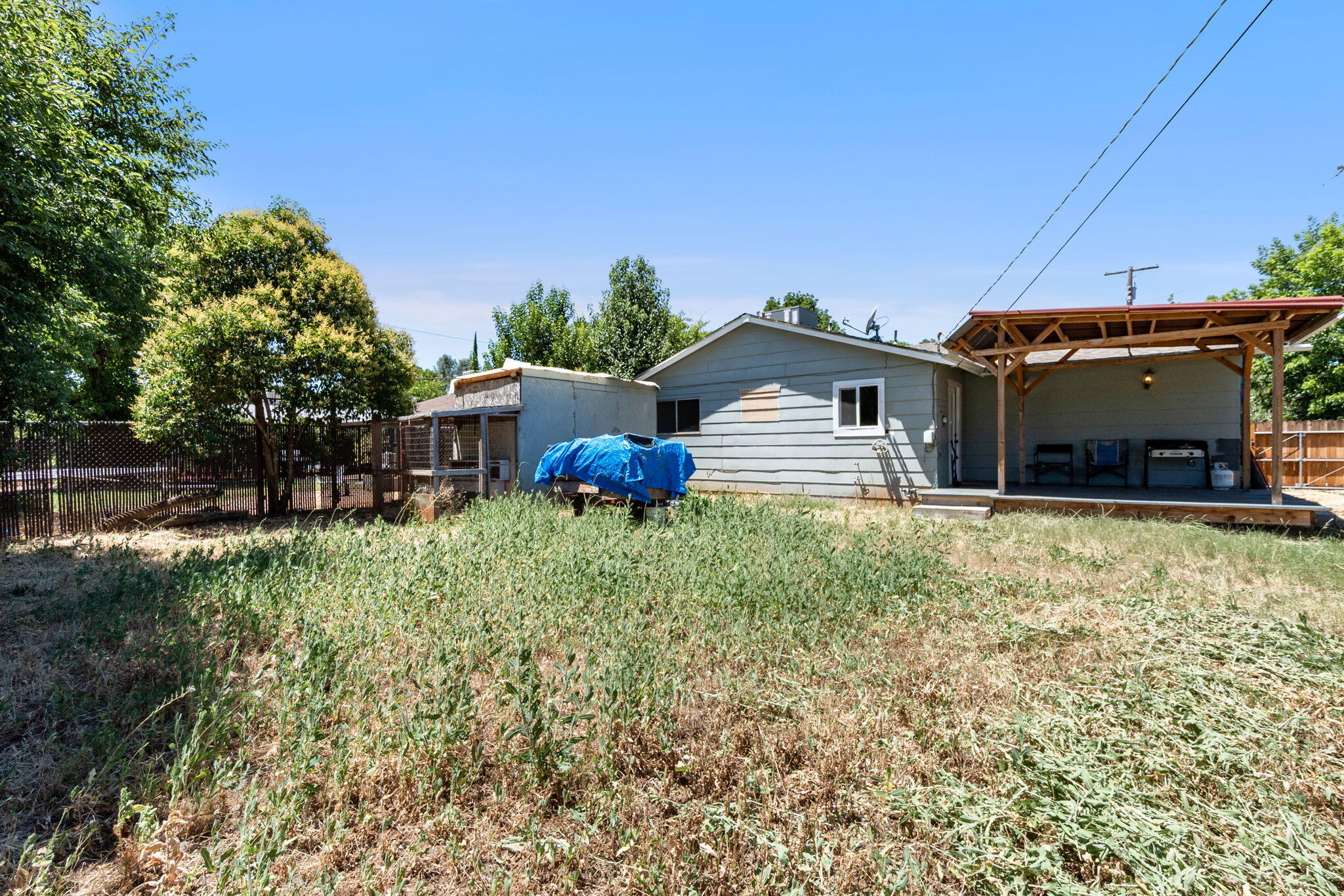 3923 Meteor Street Redding, CA 96002 - Photo 25 of 31 Backyard