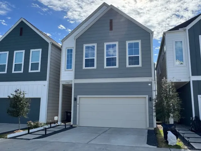 $2,300 | 7707 Johanna Park Drive, Houston, TX 77055