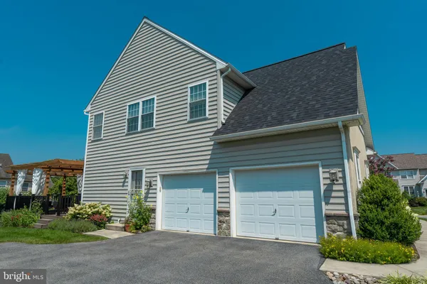 $725,000 | 328 Cobblers Court, Lititz, PA 17543