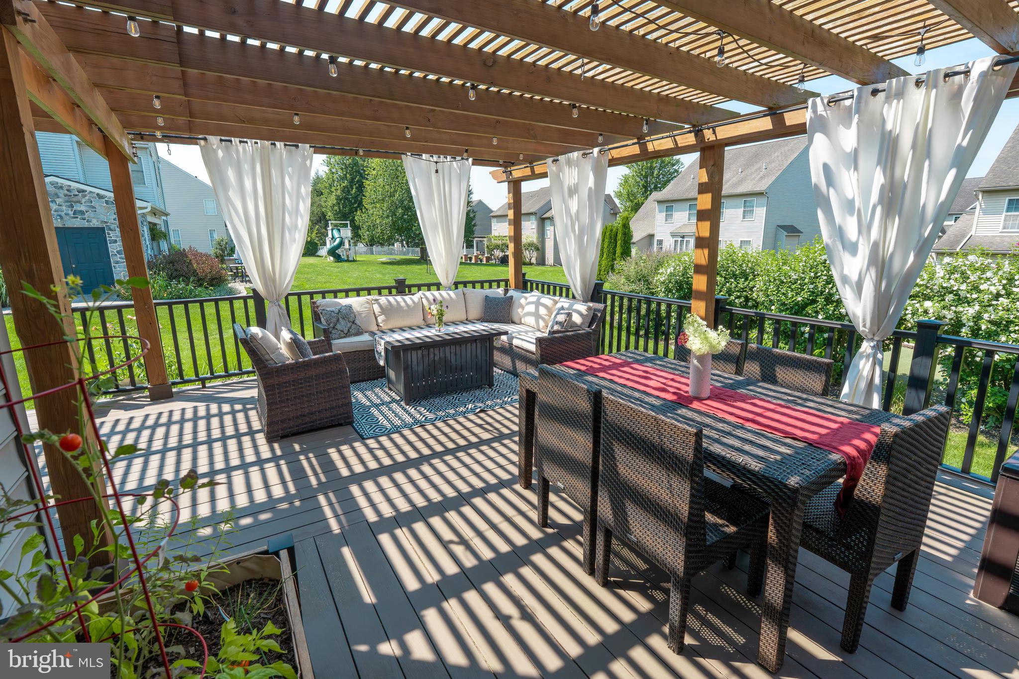 328 Cobblers Court Lititz, PA 17543 - Photo 6 of 60