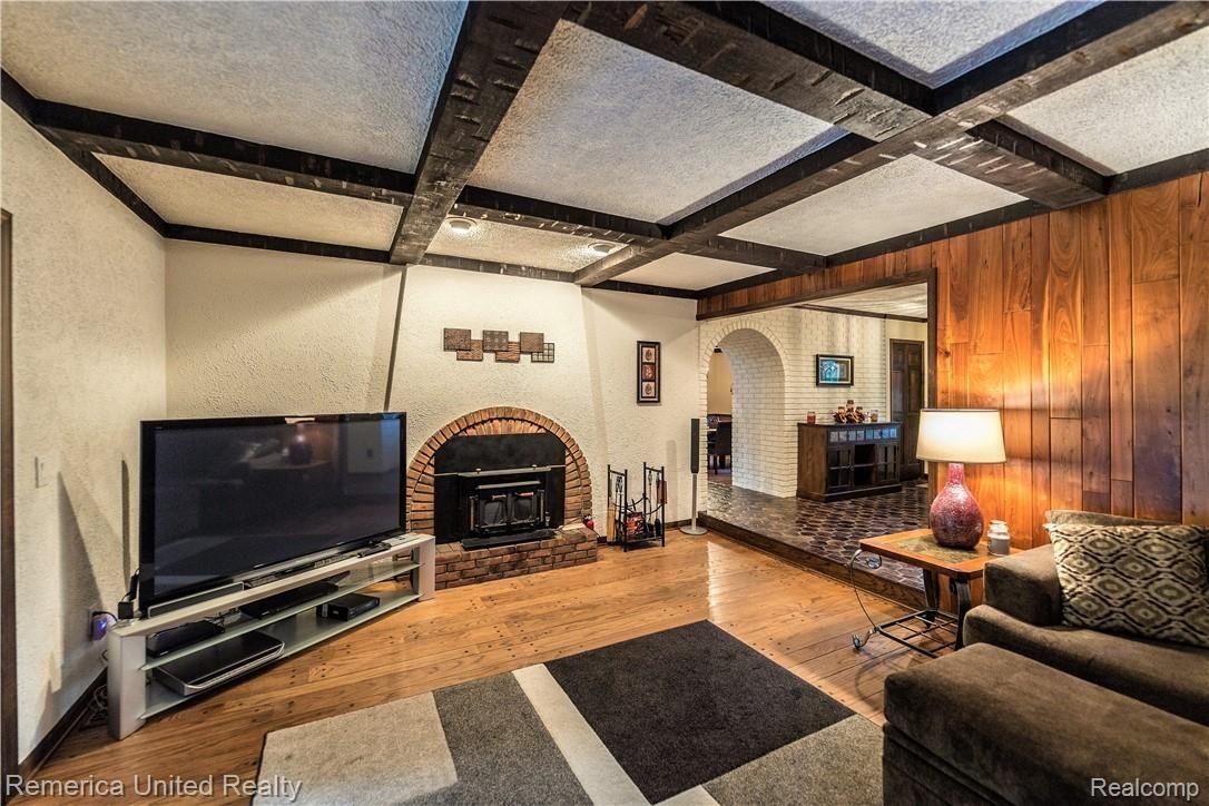 3901 Fenton Road Hartland, MI 48353 - Photo 10 of 55 8_16.jpg