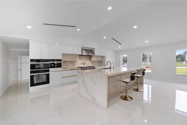 $3,200,000 | 2651 Southwest 141st Terrace, Davie, FL 33330