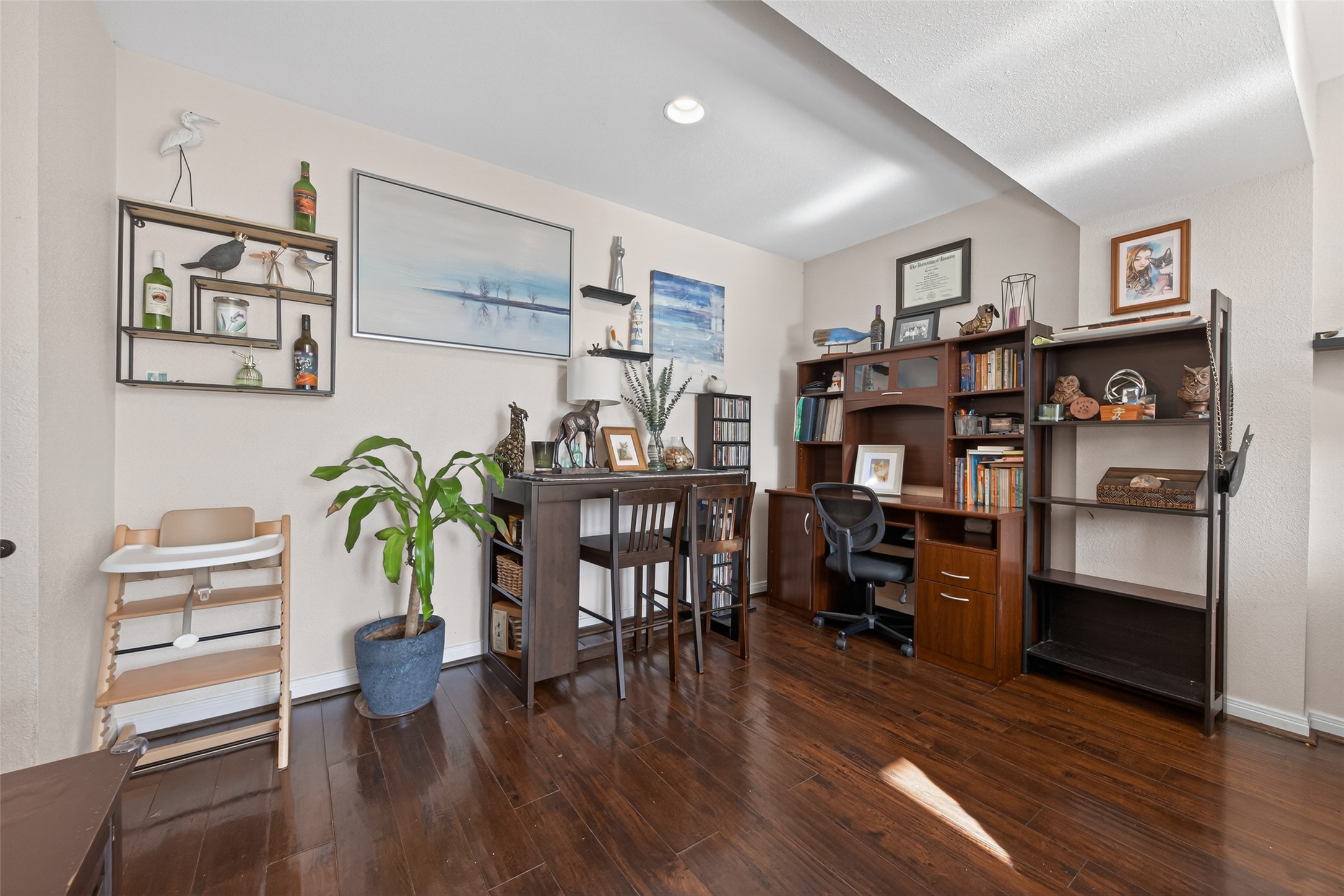 16120 Stuebner Airline Road, Unit 602 Spring, TX 77379 - Photo 13 of 50 a living room with furniture and wooden floor