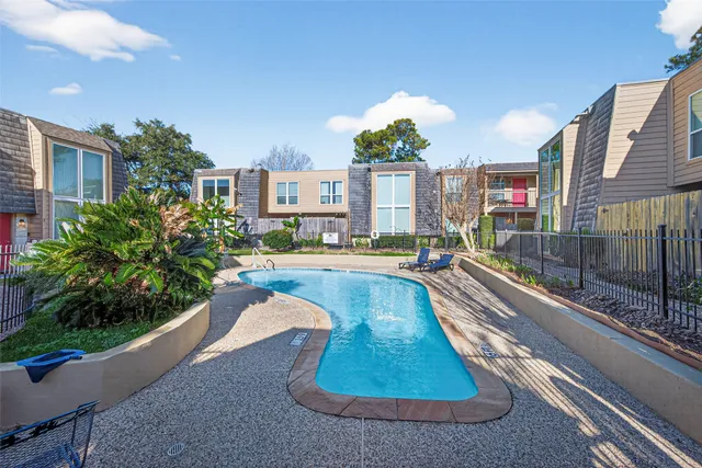 $135,000 | 16120 Stuebner Airline Road, Unit 602, Spring, TX 77379