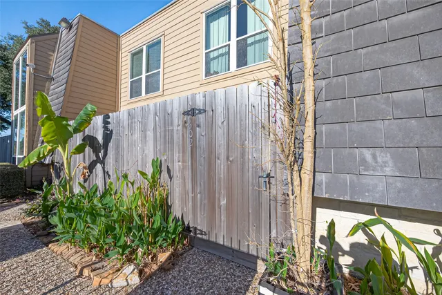 $135,000 | 16120 Stuebner Airline Road, Unit 602, Spring, TX 77379