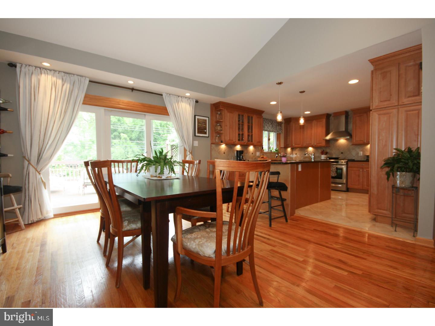1147 Harriett Road Huntingdon Valley, PA 19006 - Photo 7 of 25 Dining Room
