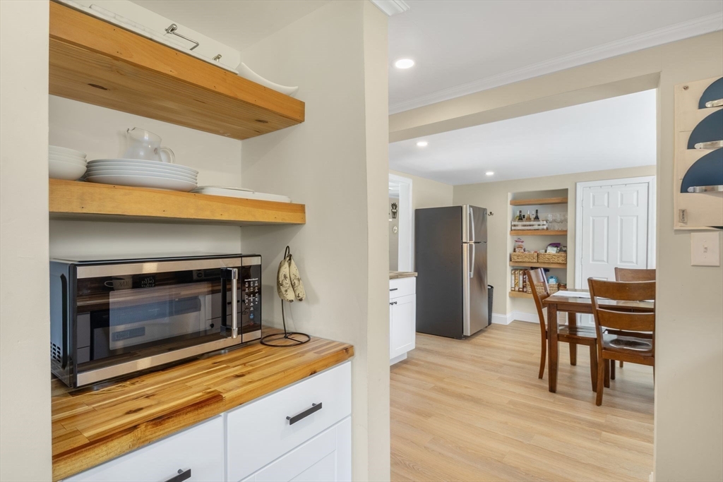90 Manning Street Hudson, MA 01749 - Photo 6 of 38