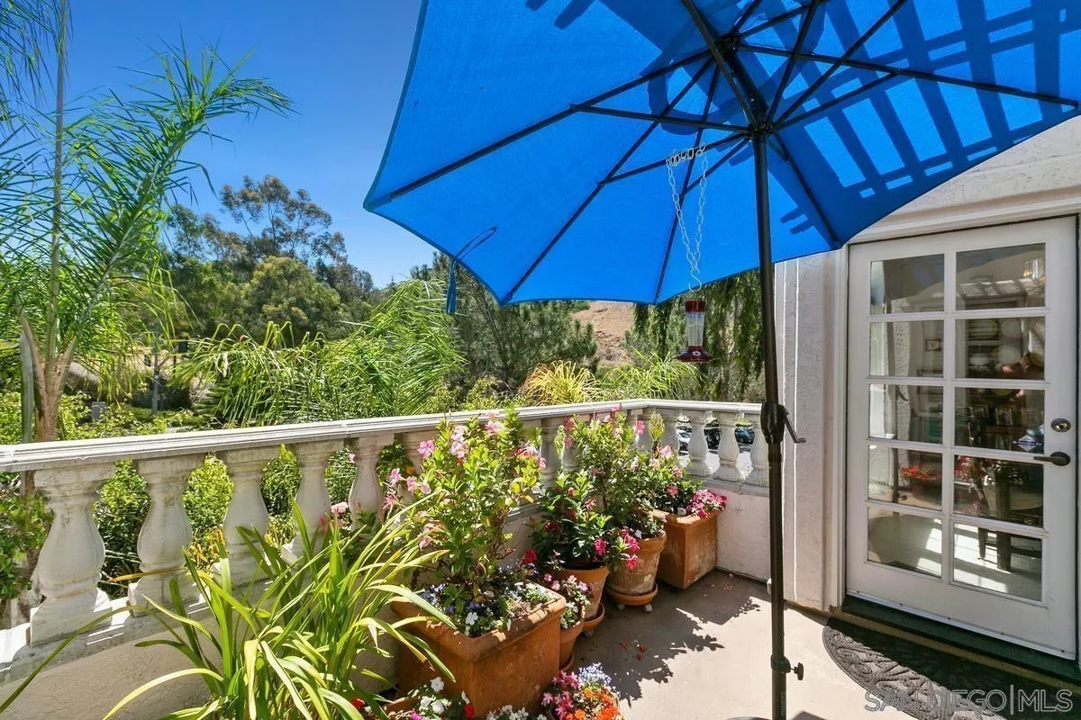 2848 Torrey Pines Road La Jolla, CA 92037 - Photo 5 of 19 a view of a chair and tables in the patio