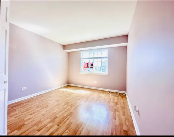 $2,000 | 1609 North Windsor Drive, Unit 203, Arlington Heights, IL 60004