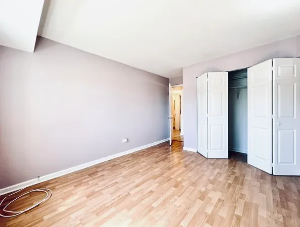 $2,000 | 1609 North Windsor Drive, Unit 203, Arlington Heights, IL 60004