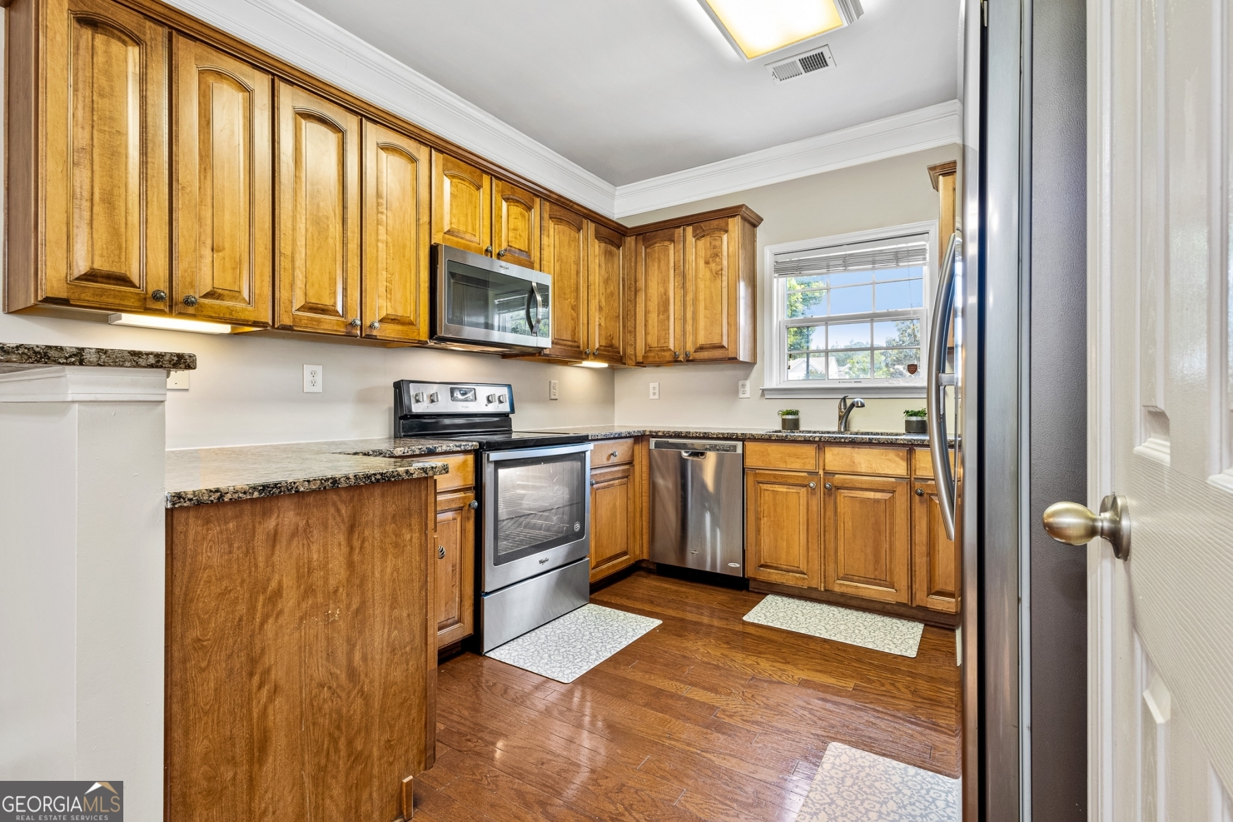606 Lofty Lane Atlanta, GA 30331 - Photo 5 of 19