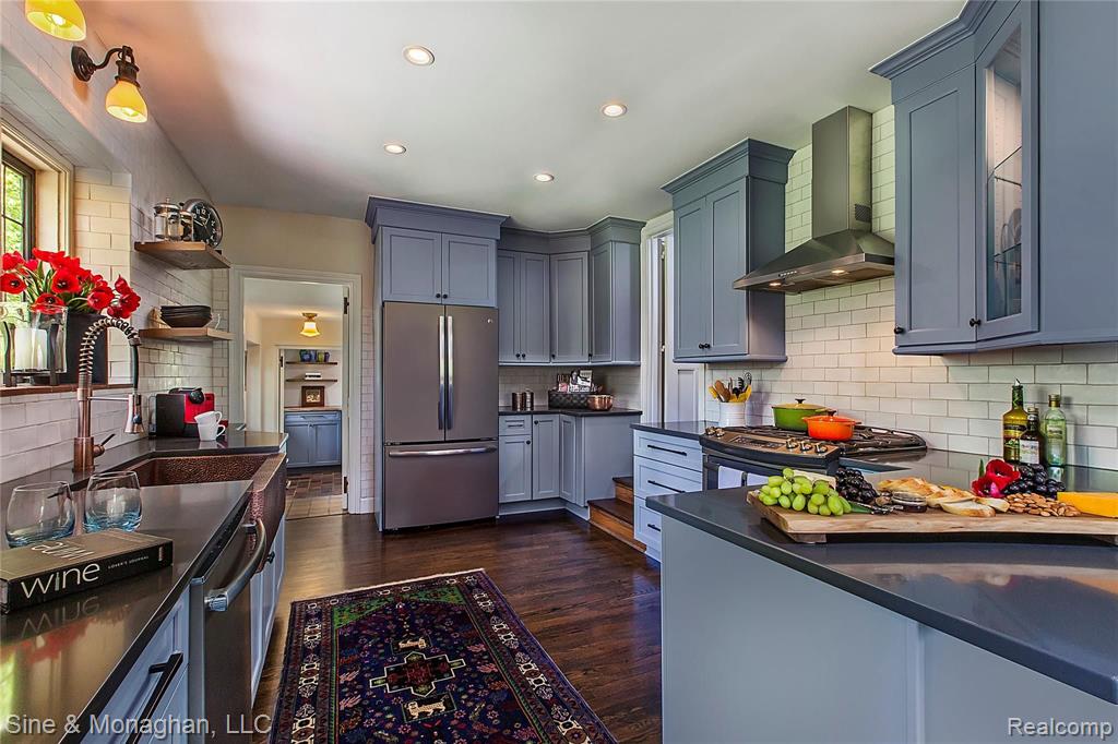 1017 Lake Shore Road Grosse Pointe Shores, MI 48236 - Photo 16 of 55