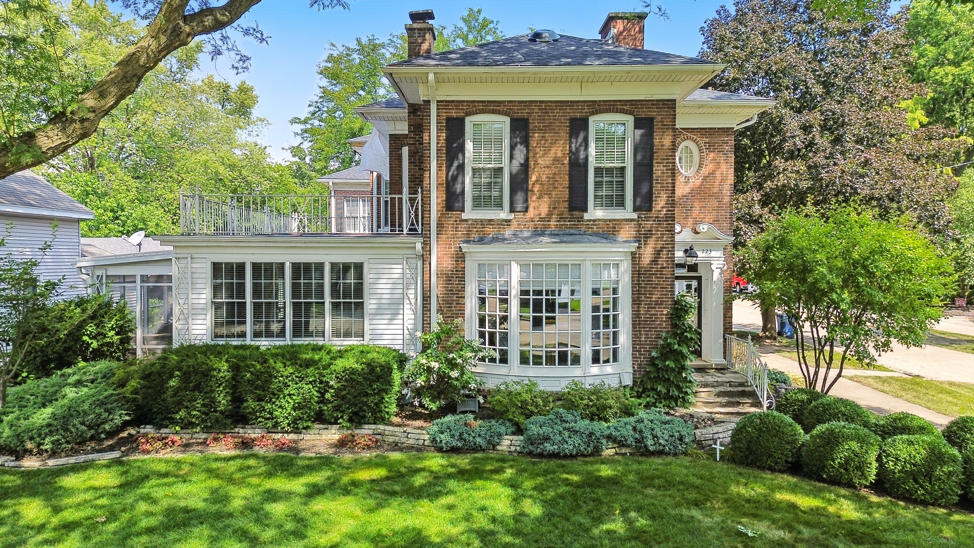 223 East Boyd Street Dixon, IL 61021 - Photo 1 of 74