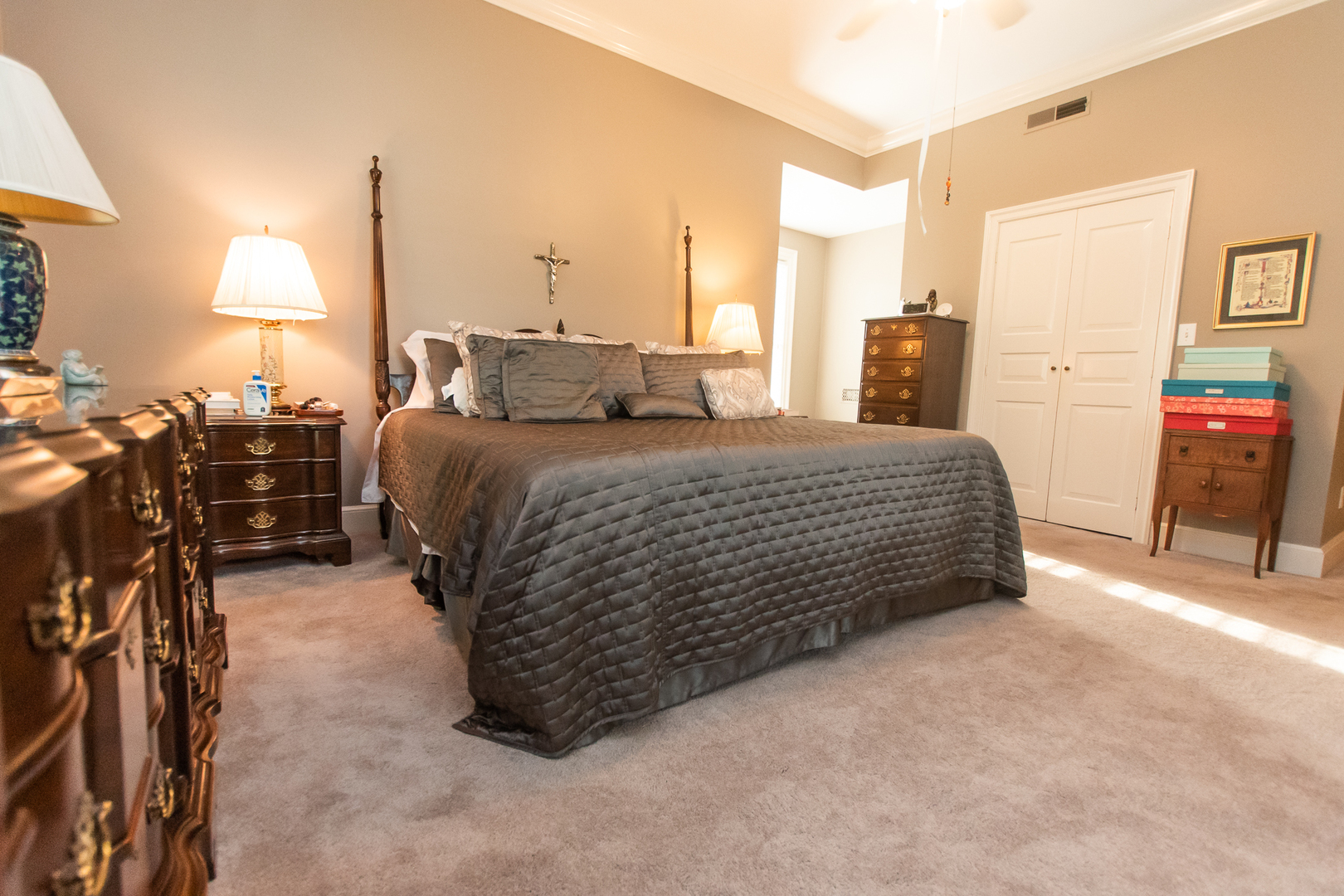 223 East Boyd Street Dixon, IL 61021 - Photo 43 of 74 a bed room with a bed and a lamp