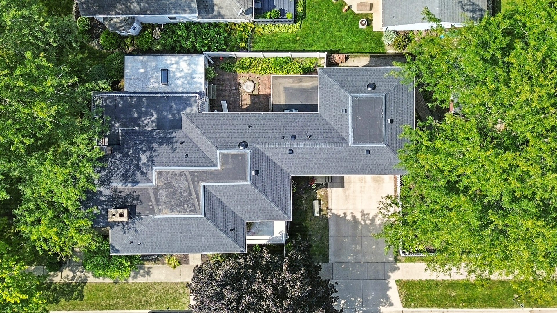 223 East Boyd Street Dixon, IL 61021 - Photo 64 of 74 an aerial view of a house with a yard and a large tree