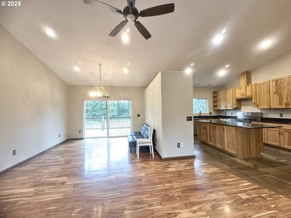 $1,150,000 | 19400 South Frank Road, Colton, OR 97017